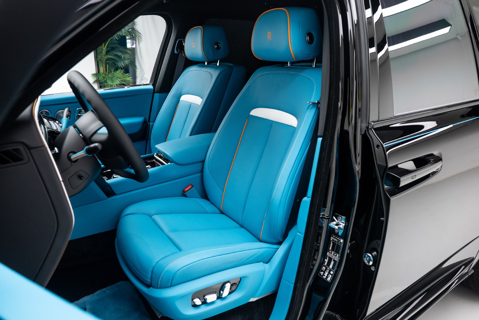 2025 ROLLS ROYCE CULLINAN |BLACK BADGE | BESPOKE AUDIO SYSTEM | FULL OPTION